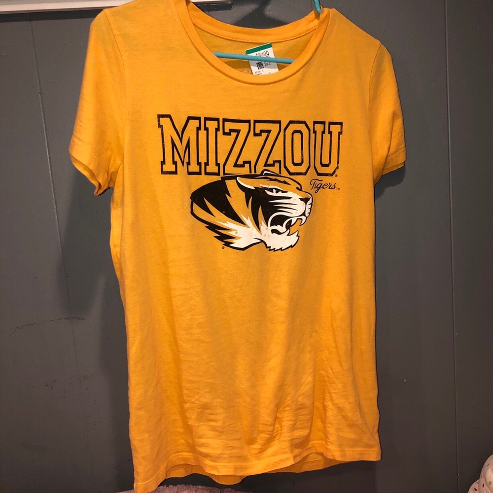 𝐖𝐎𝐌𝐄𝐍’𝐒 𝐌𝐈𝐙𝐙𝐎𝐔 𝐓𝐎𝐏 - Picture 4 of 4